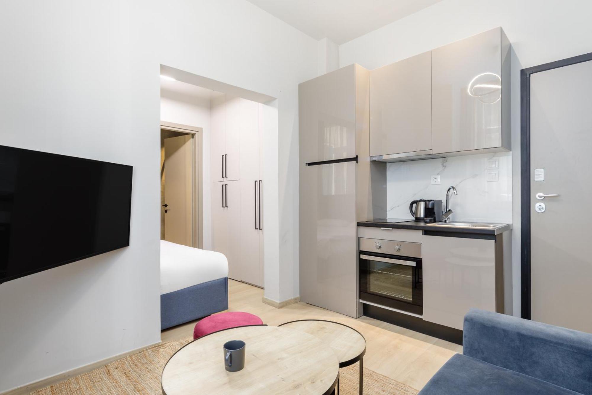 Aura F24 By Halu! - Vibrant Neighbourhood Saloniki